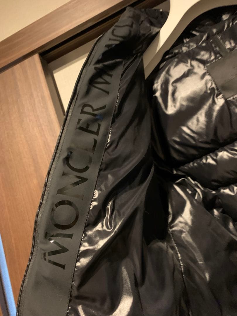 美品　激安　MONCLER モンクレール ハンガー＋ガーメント　ダウンジャケット