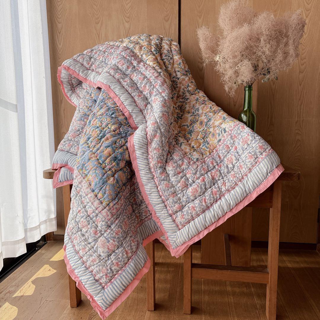 未使用※インド ブロックプリント 中綿入りキルト ベビーブルー　マルチカバーラグ