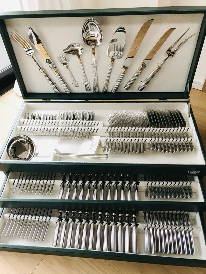 Cutipol ATENA 130piecesカトラリー クチポール