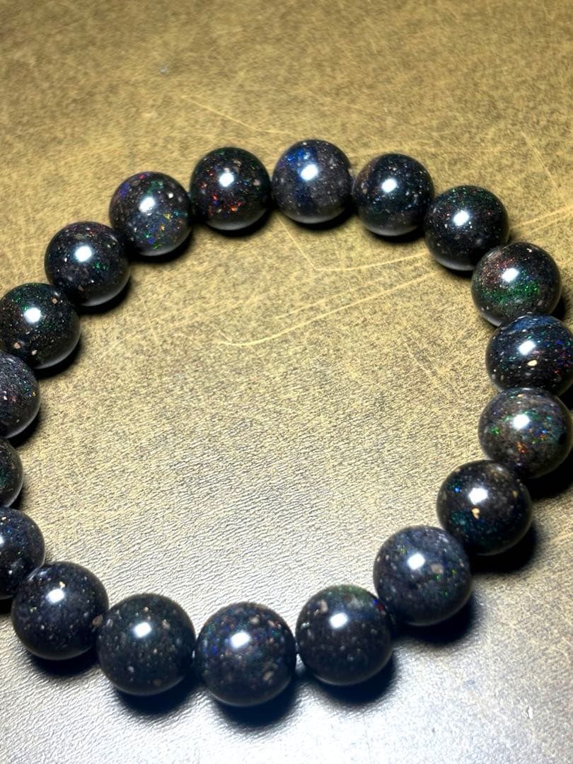 【新入荷】高品質　ブラックマトリックスオパールブレス10.2㎜（新品未使用）虹色