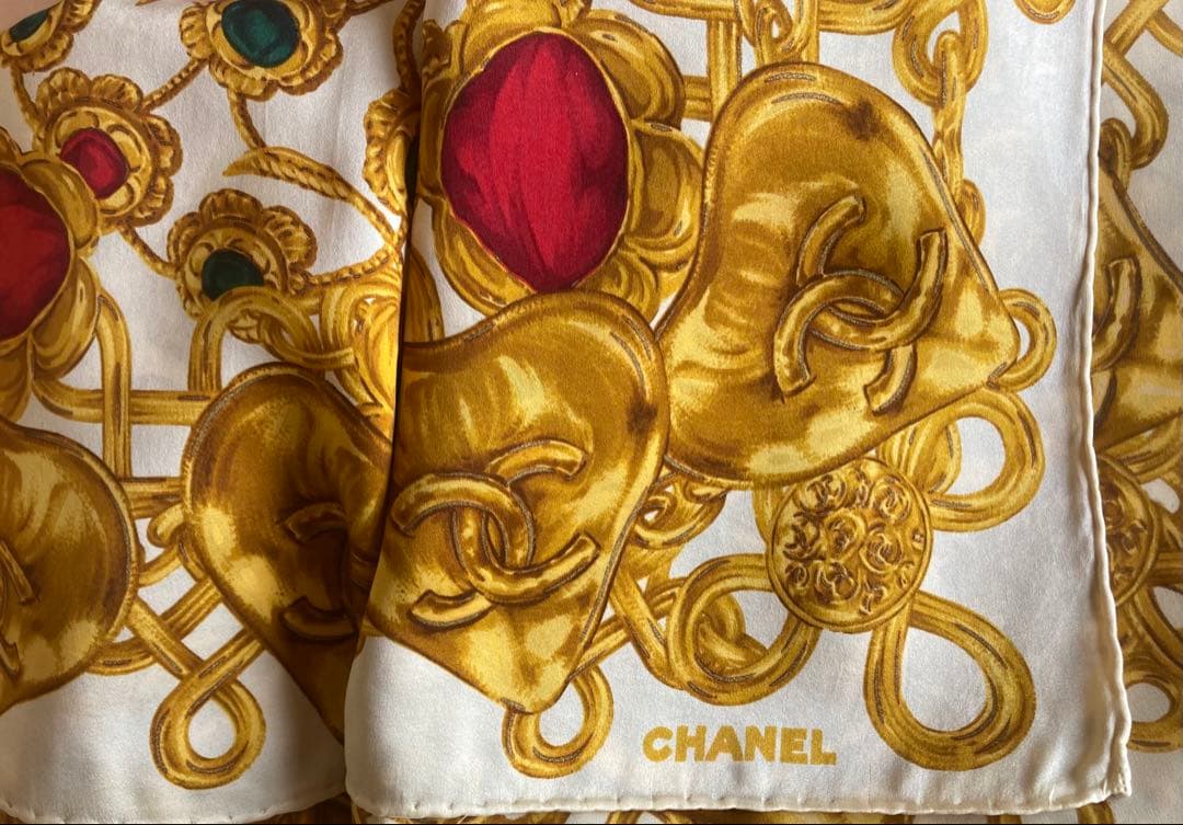 CHANEL シルクスカーフ 大判