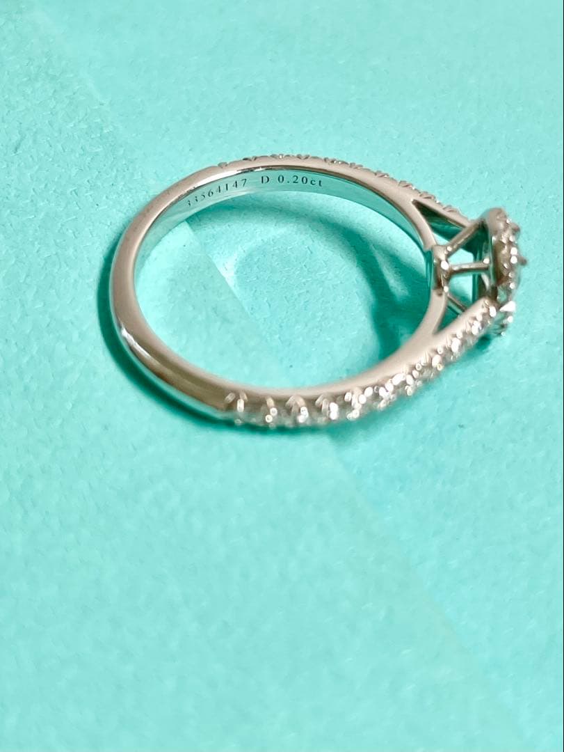 Tiffany & Co. ペアシェイプダイヤモンドリング　箱　ケース付き