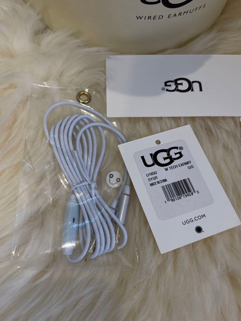 【新品・未使用】 UGG イヤホン付イヤーマフ　ヘッドホン