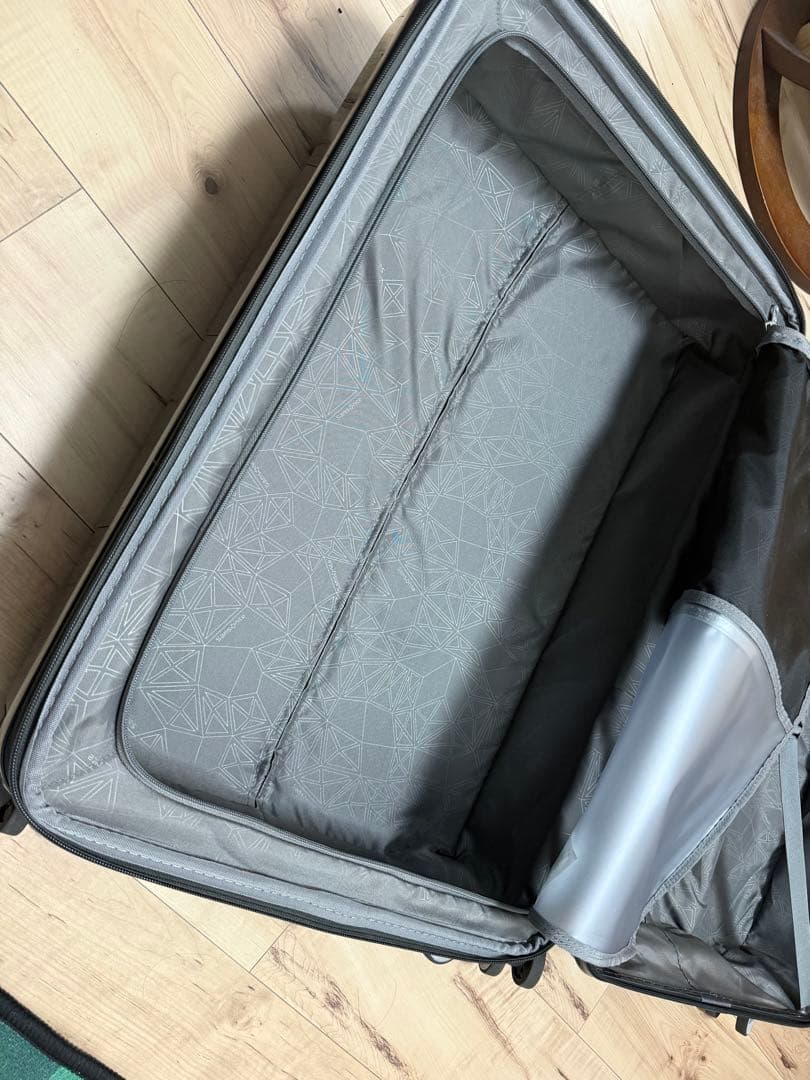 ブランド　サムソナイト　Samsonite モデル　ヴォラント　スピナー68cm