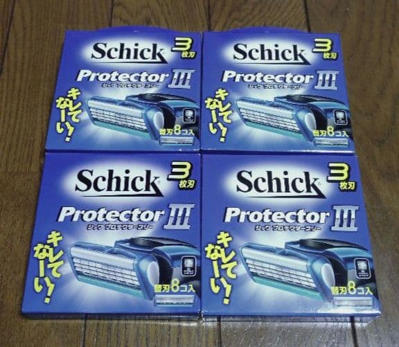 Schick Protector III 替刃８個入り × ４