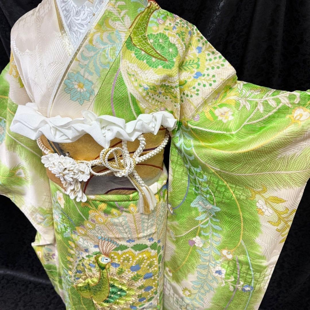 美品　孔雀　刺繍　駒刺繍　金彩　縮緬　地紋　逸品　振袖　※振袖・長襦袢のみ