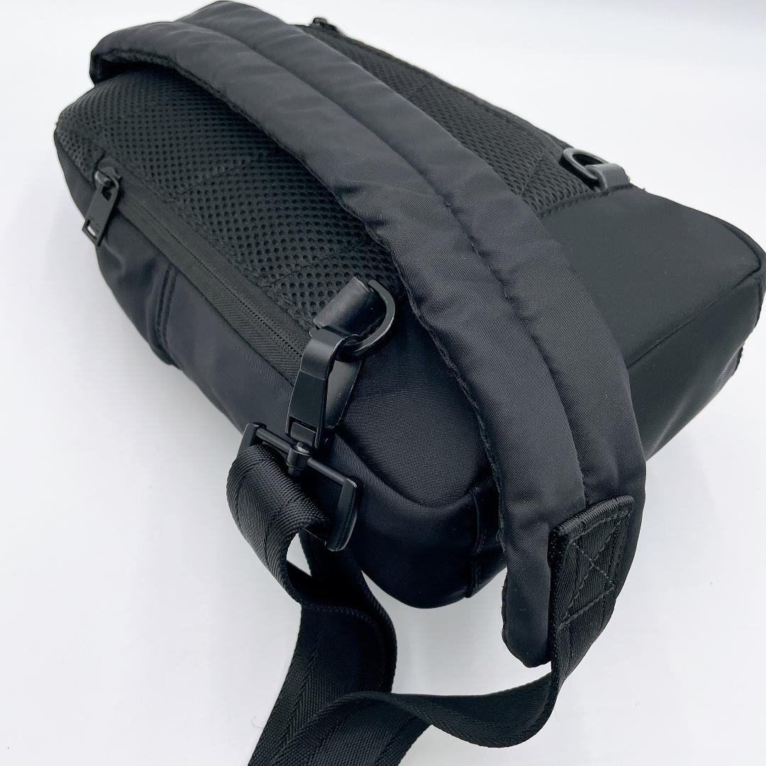 美品 DIESEL RUTENYO ボディバッグ ワンショルダーブラックf418