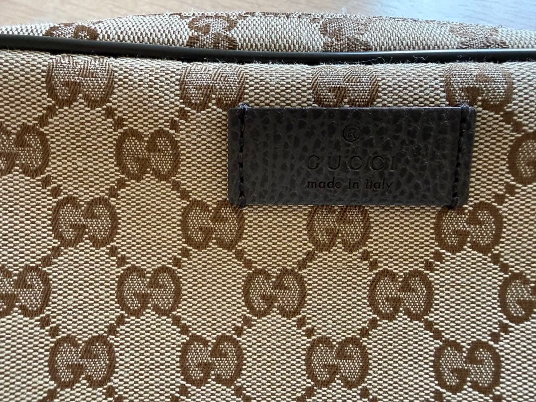 GUCCI ボディバック