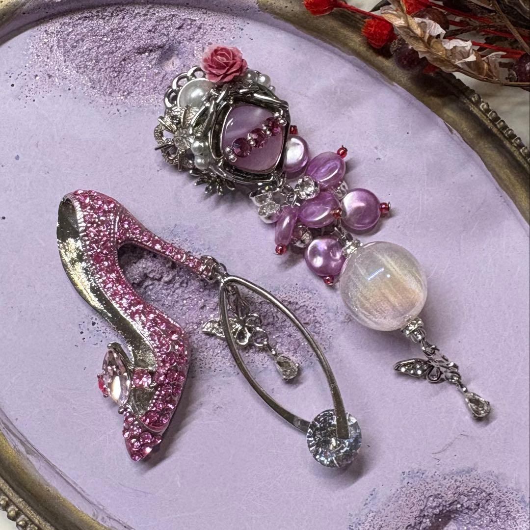 199 ブローチシリーズピンクビジュー付きヒール　ピアスorイヤリング