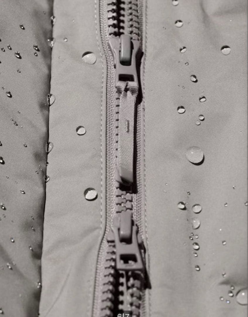 ユニクロ　シームレスダウンショートコートM