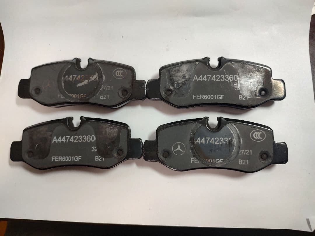 メルセデスベンツ　W447Vクラス 純正ブレーキパッド