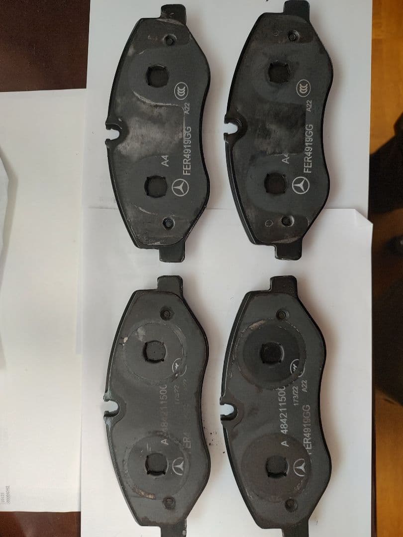 メルセデスベンツ　W447Vクラス 純正ブレーキパッド