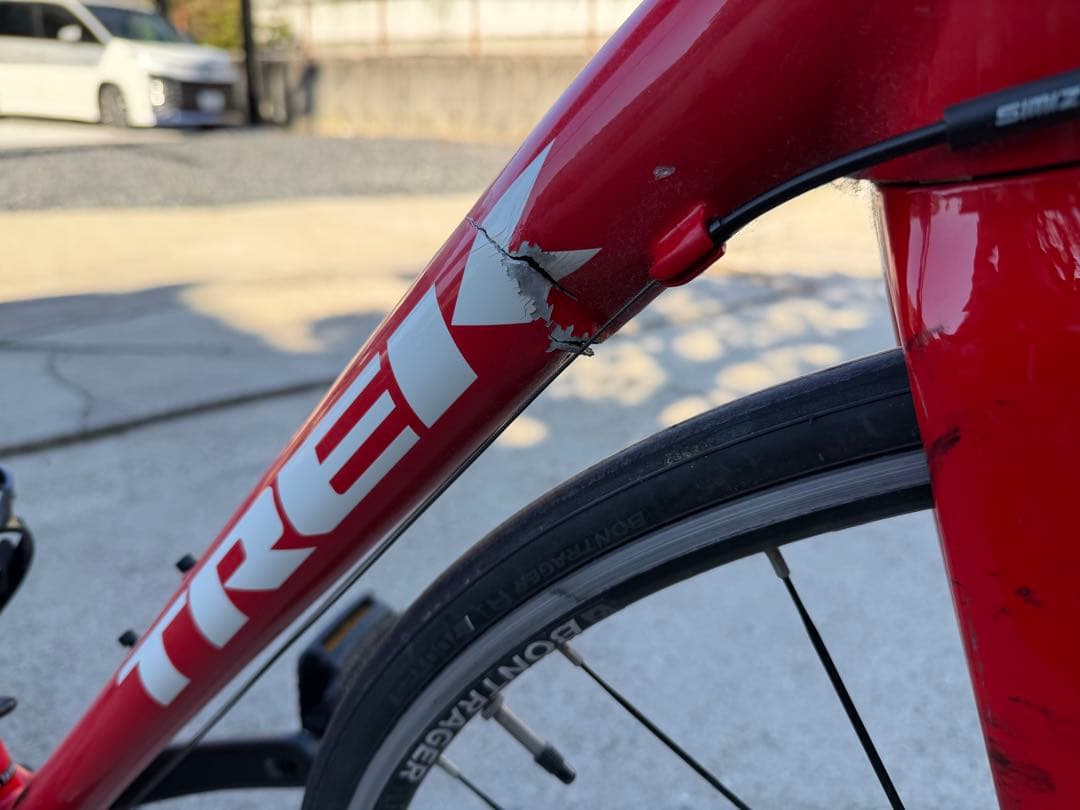 Trek レッド ロードバイク 700C サドルバッグ付き