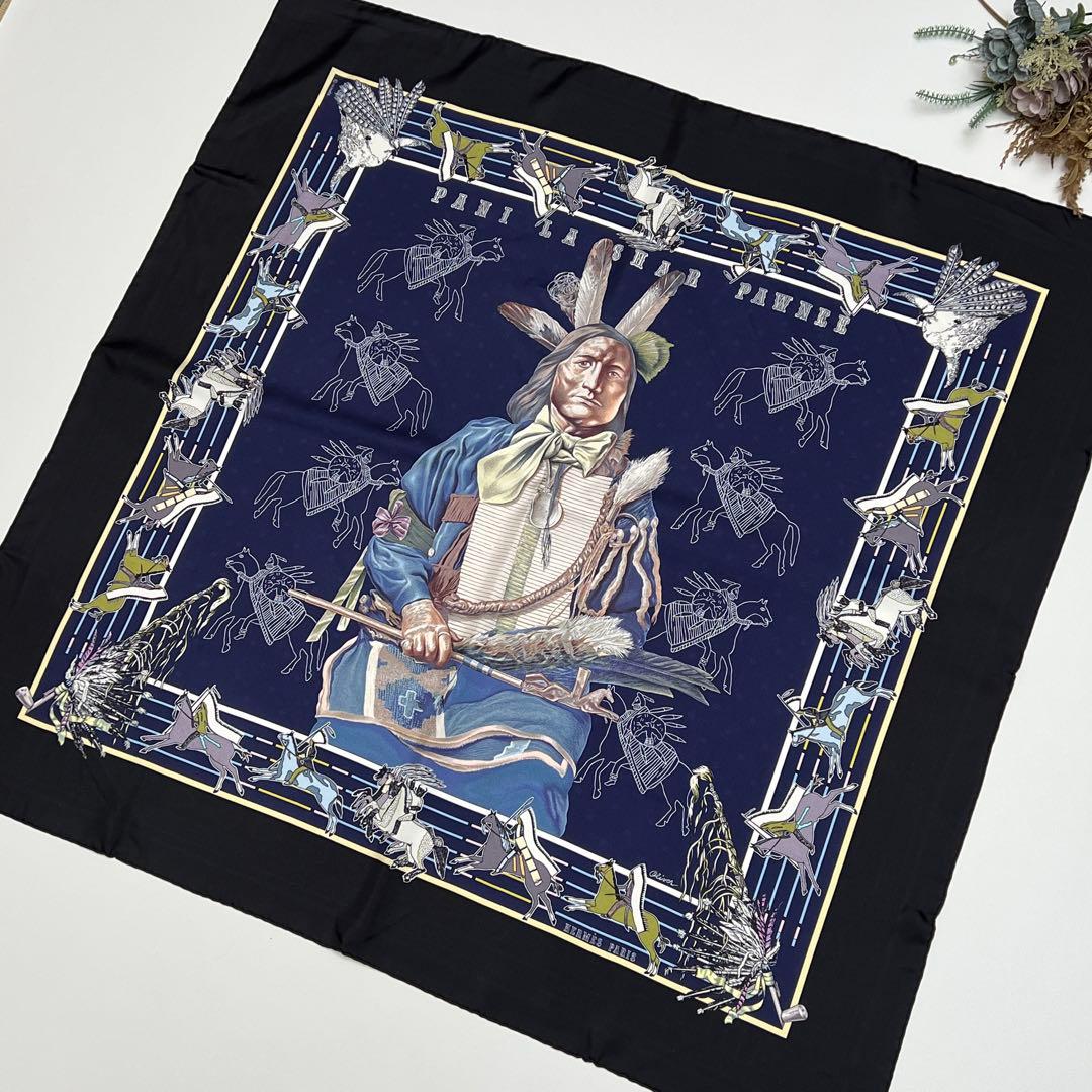 エルメス タグ付き スカーフ カレ90 パウニー族の首長 シルク ネイビー