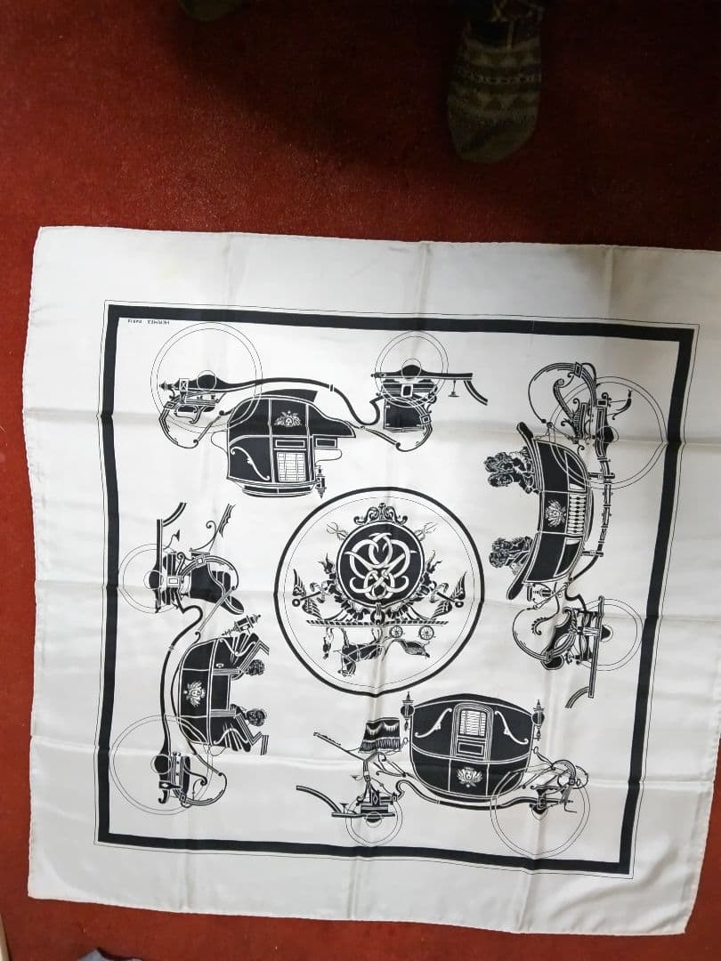 HERMES白色馬車スカーフ