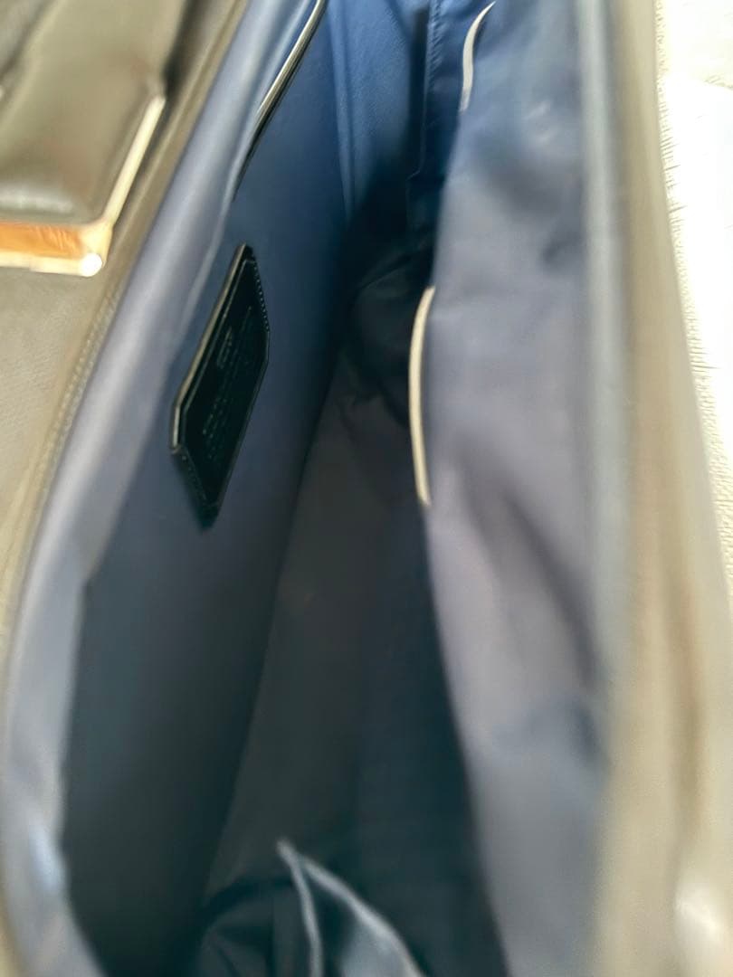 TUMI コンパクト・4ウィール・ブリーフ