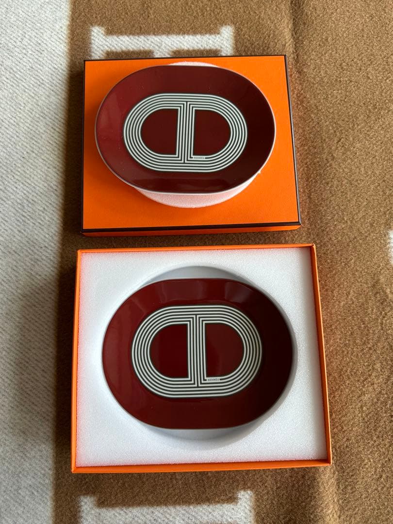 入手困難 エルメス HERMES ミニラリー24 オーバルプレート レッド2枚