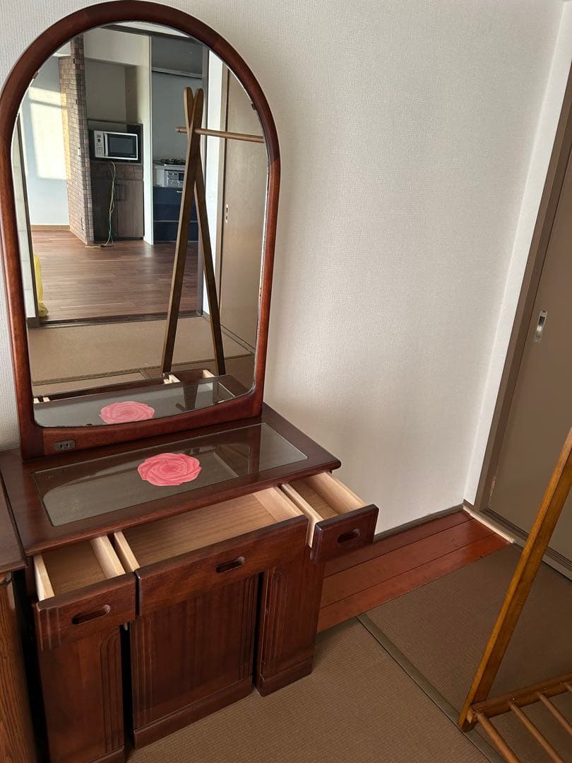 【※引取限定】木製ドレッサー　アーチ型ミラー付き