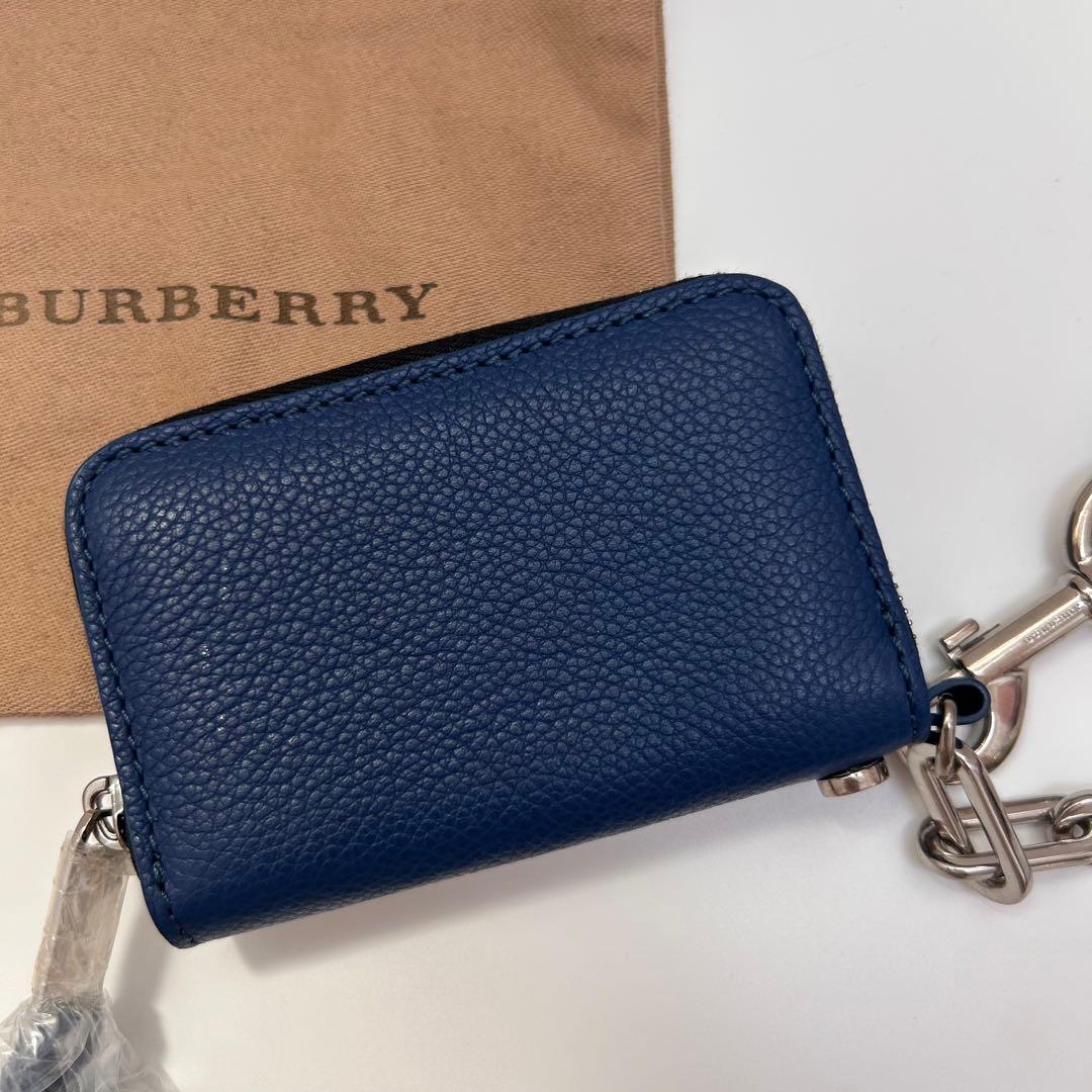 【新品未使用】バーバリー ケース　ミニウォレット　レザー　チェーン付き