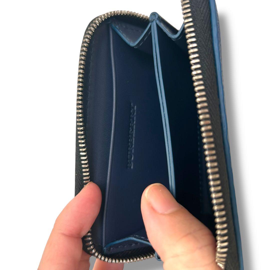 【新品未使用】バーバリー ケース　ミニウォレット　レザー　チェーン付き