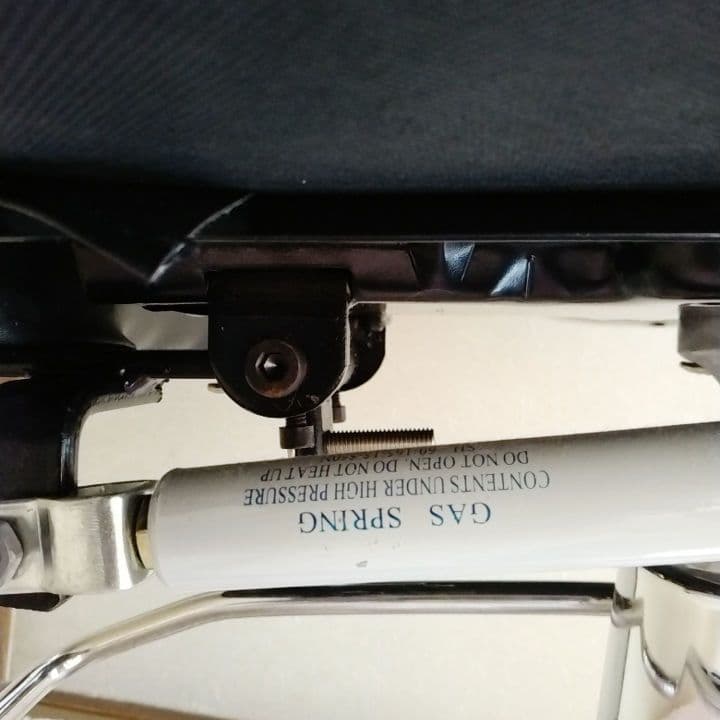 【美容室用・業務用】回転椅子ヘッドレスト付き