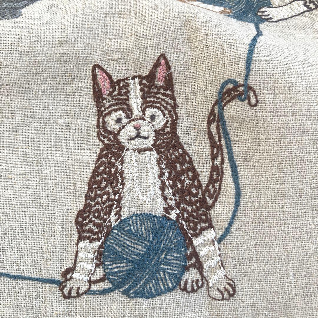 Coral&Tusk クッションカバー　Prayful Cats