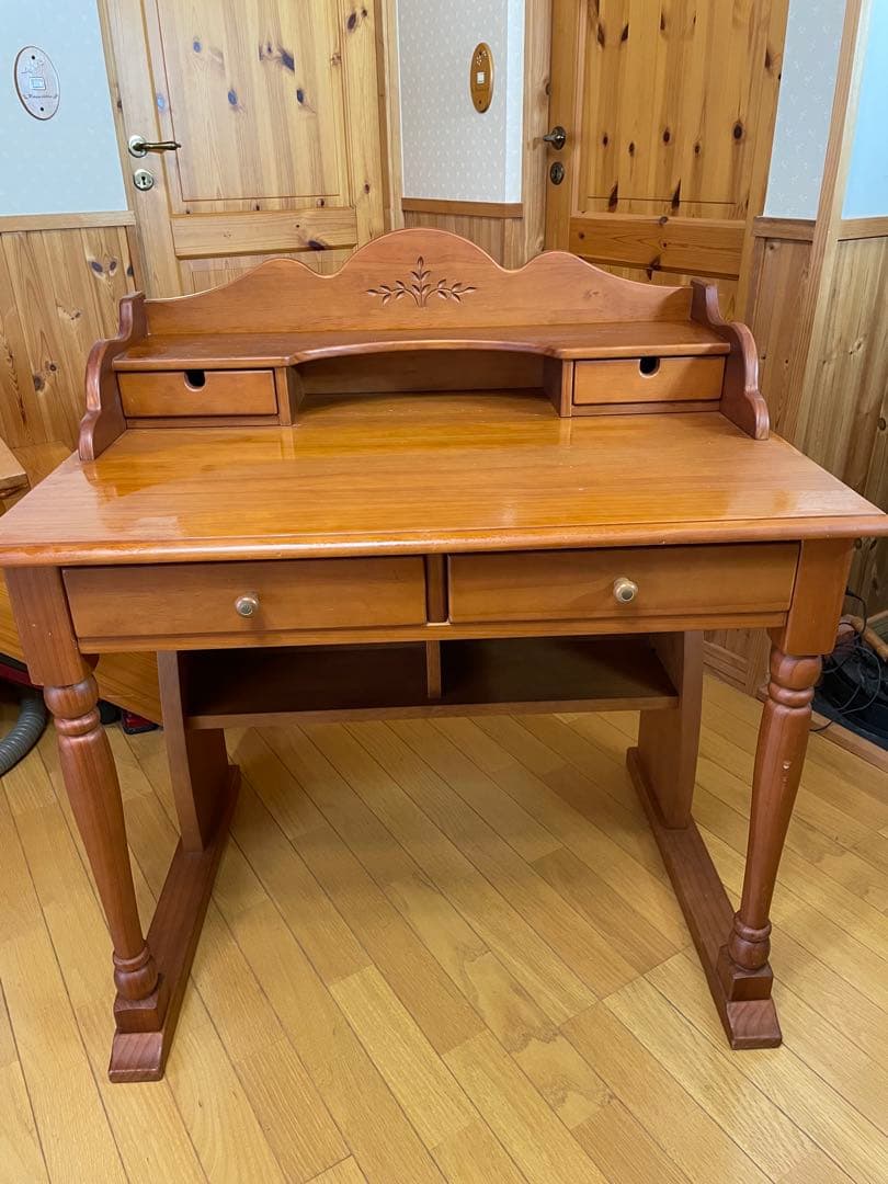 木製クラシックデスク 収納付き
