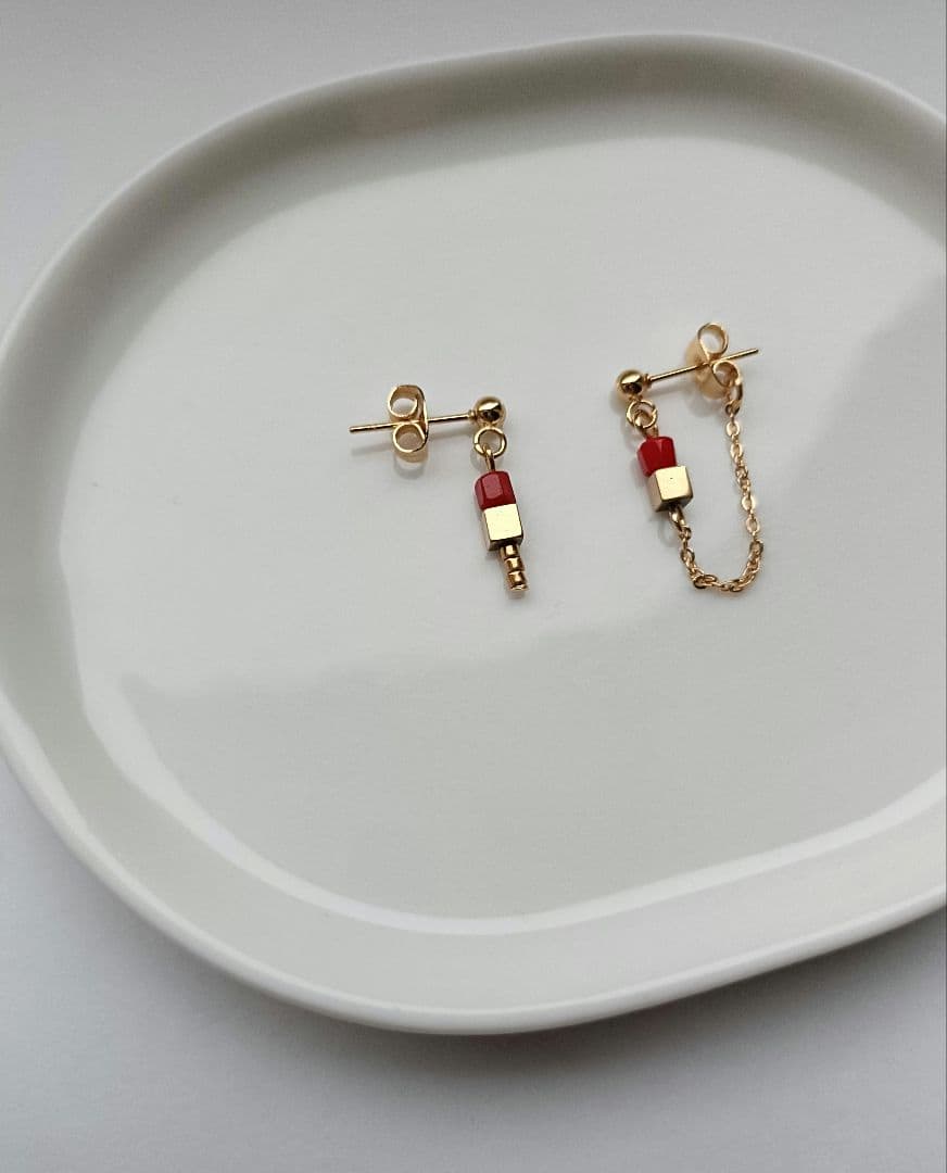 no.4289　レッドコーラル×ヘマタイト║ピアス/イヤリング║ステンレスピアス