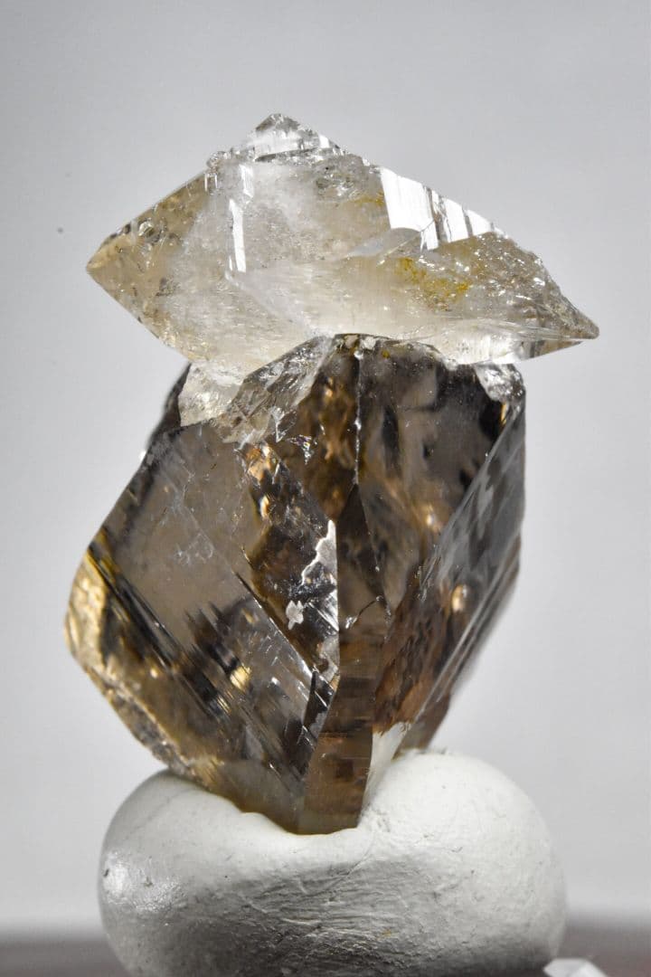 パキスタンスカルドゥHashupi産 スモーキークォーツ キャプストーン