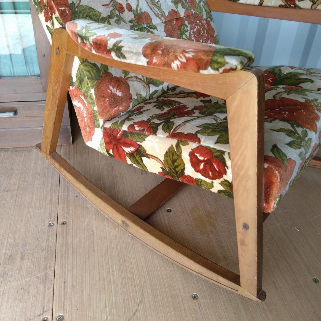 ロッキングチェア　椅子　花柄