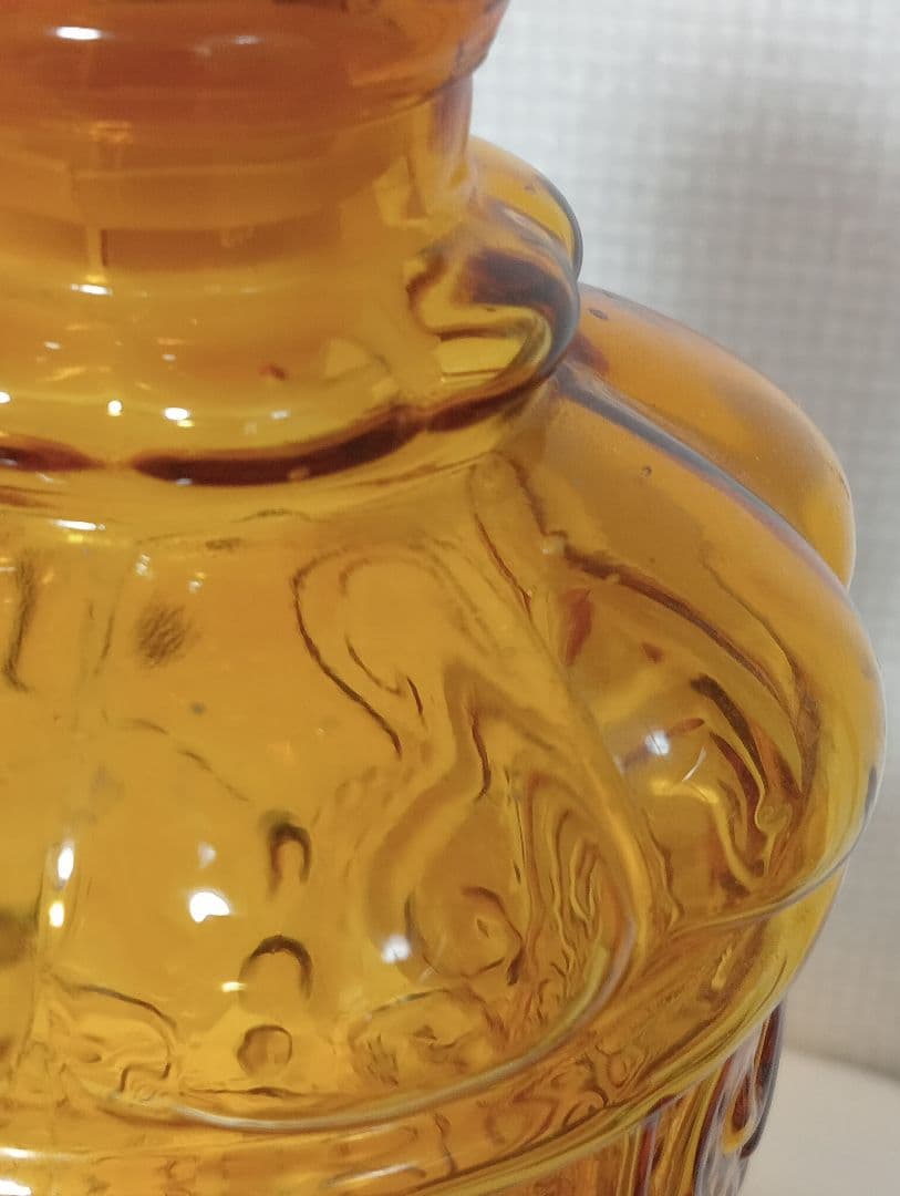 イタリア製アンティーク カラフェ 瓶 装飾的なアンバーガラスボトル 1960年代