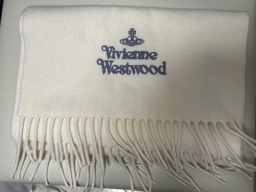 ヴィヴィアン　Vivienne Westwood ロゴ　マフラー　ホワイト