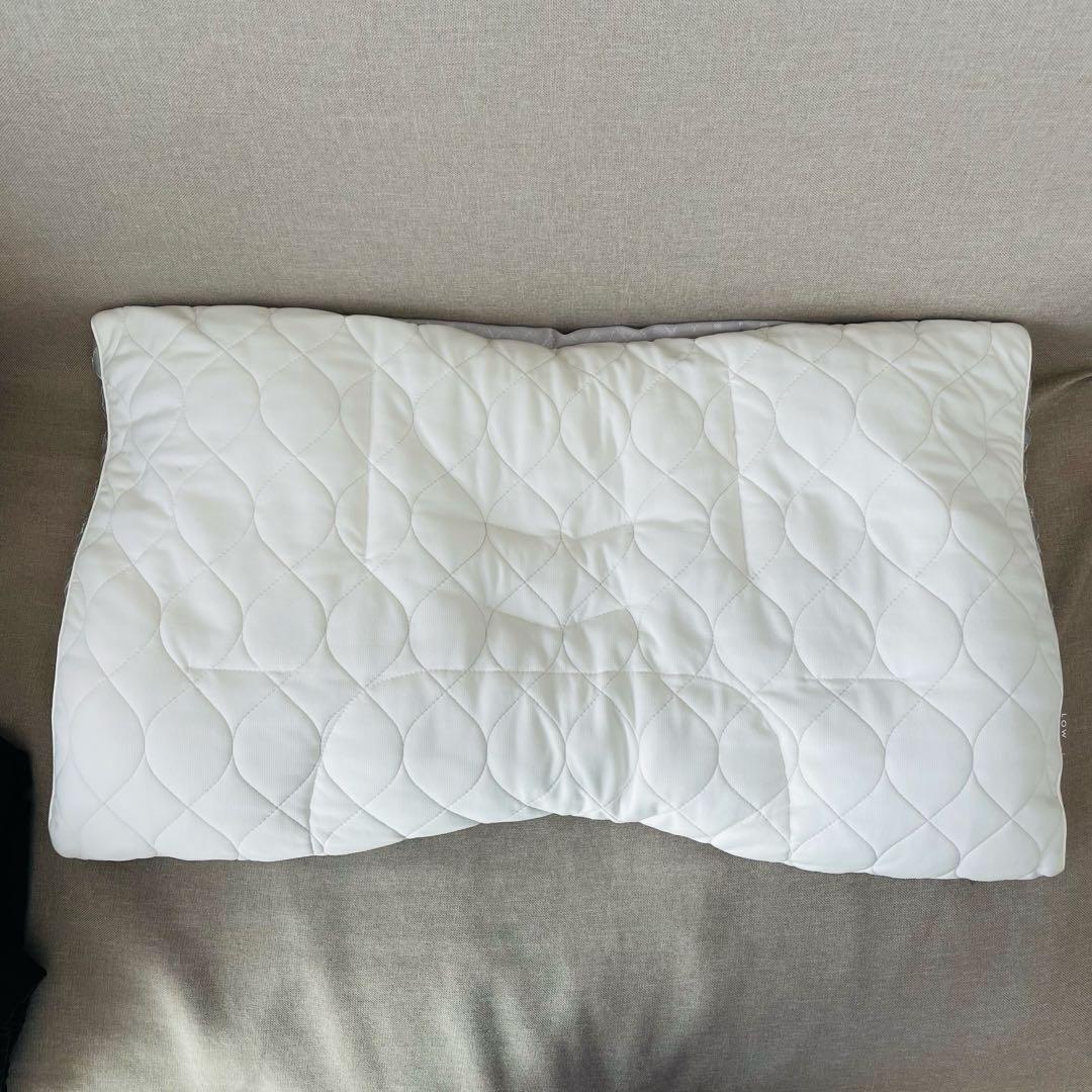 西川　ファインスムーズ　エラストマーパイプ枕　低め　定価22000円