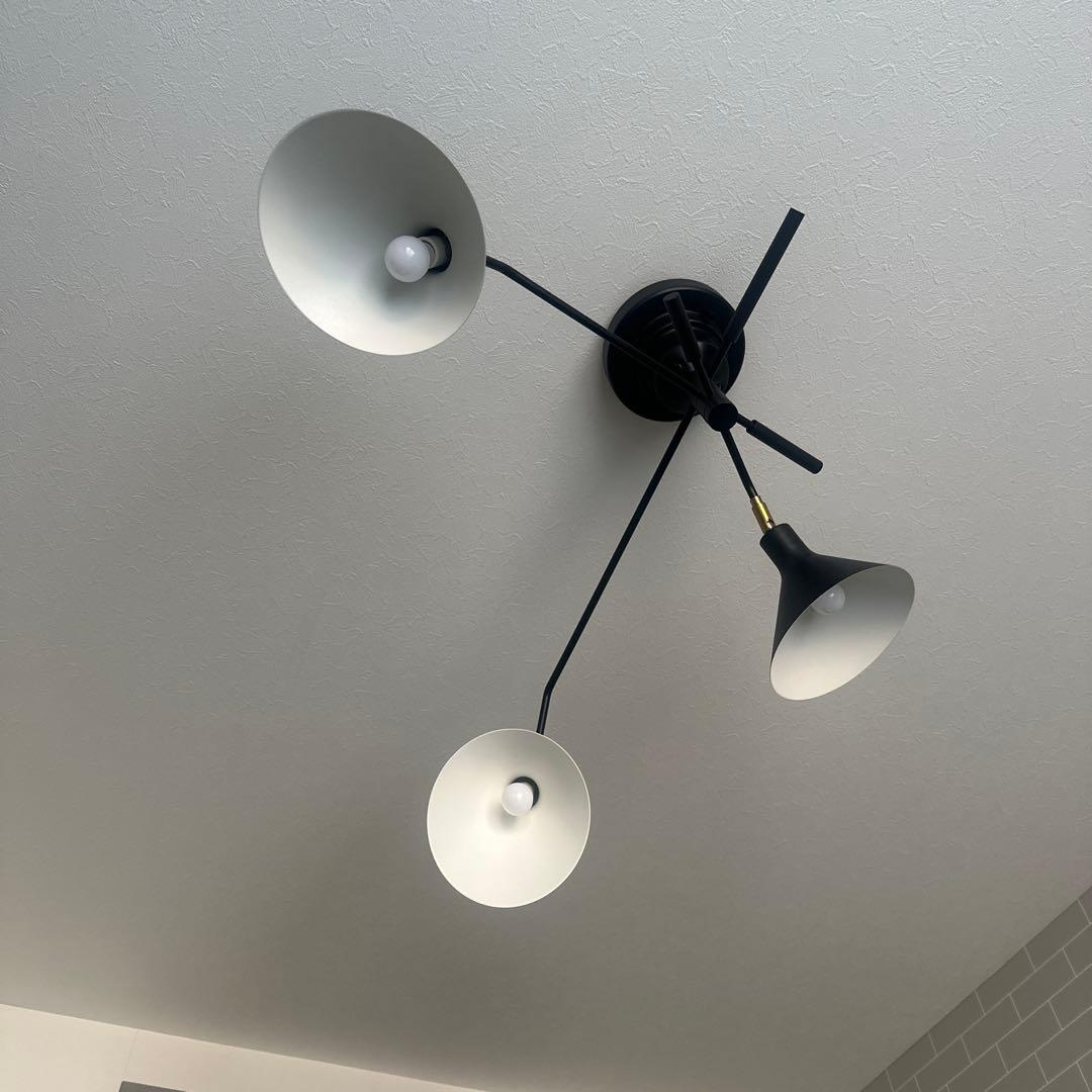 モダン3灯シーリングライト ブラックとホワイト