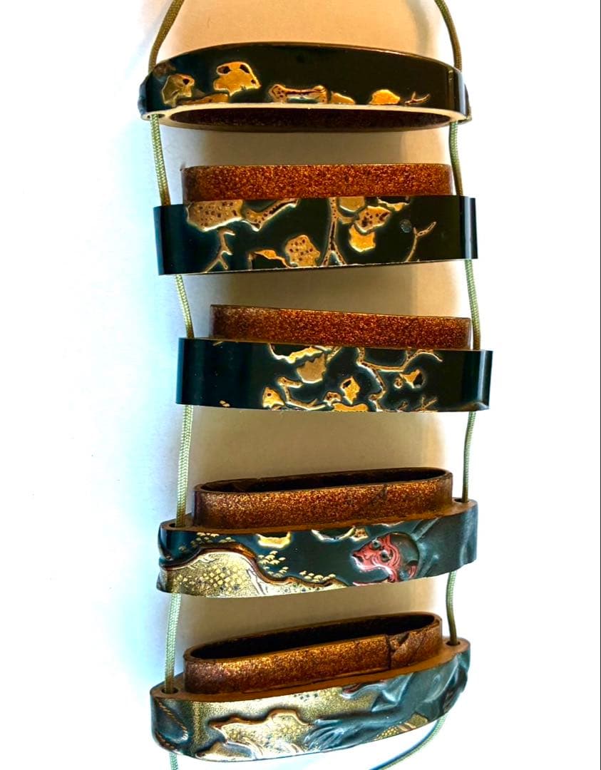 時代物　猿鷹図高蒔絵印籠