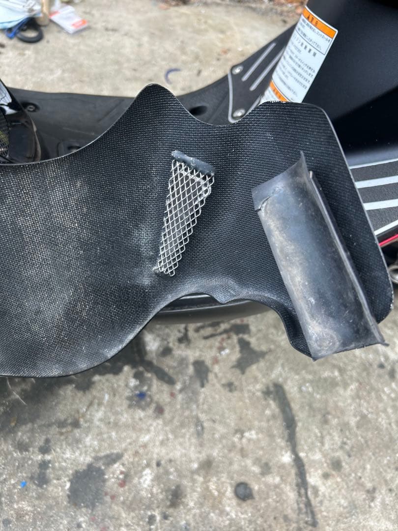 沖縄からアドレスＶ１２５シリーズ用カーボンフロントフェンダー油漢？