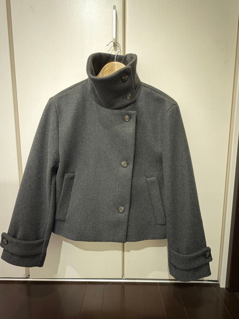 ZARA ザラ　ハイネックショートコート　新品、未使用