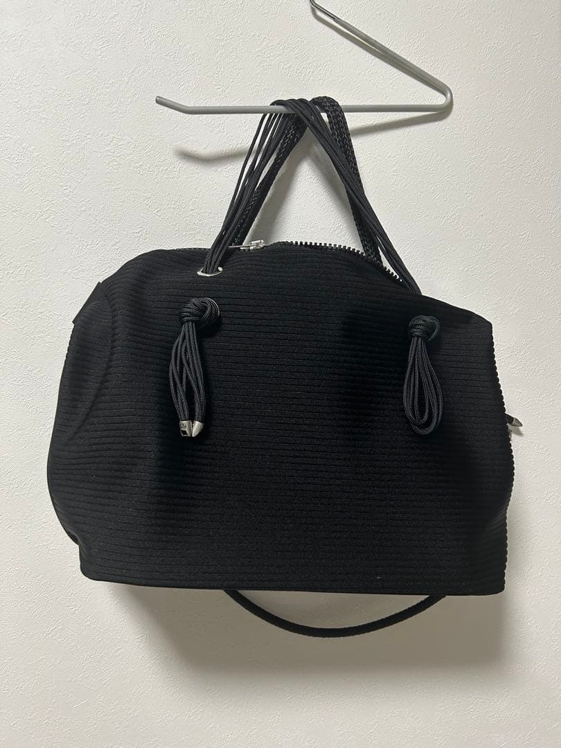 定価61,600円　l4k3 QUEEN LAKE バッグ　ブラック