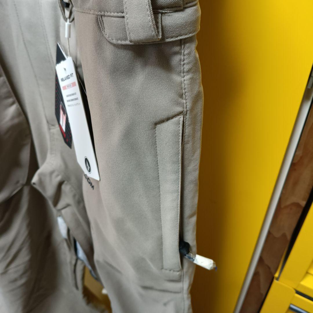 スノーボード　ボルコム　ビブパンツ　ブラウン　Lサイズ　新品