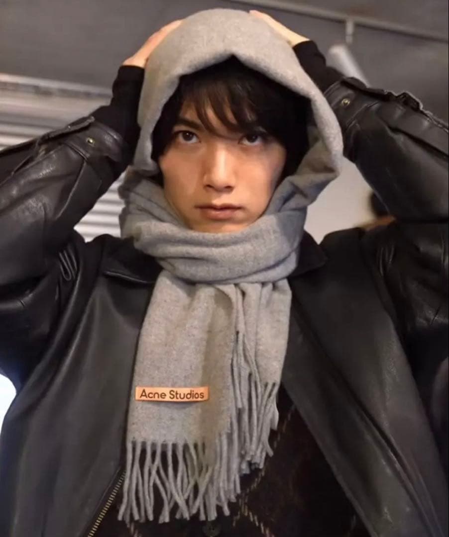 k*n様 深水光太さん着用 Acne Studios マフラー