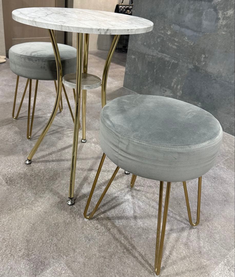 【美品】大理石風テーブルとビロード椅子セット