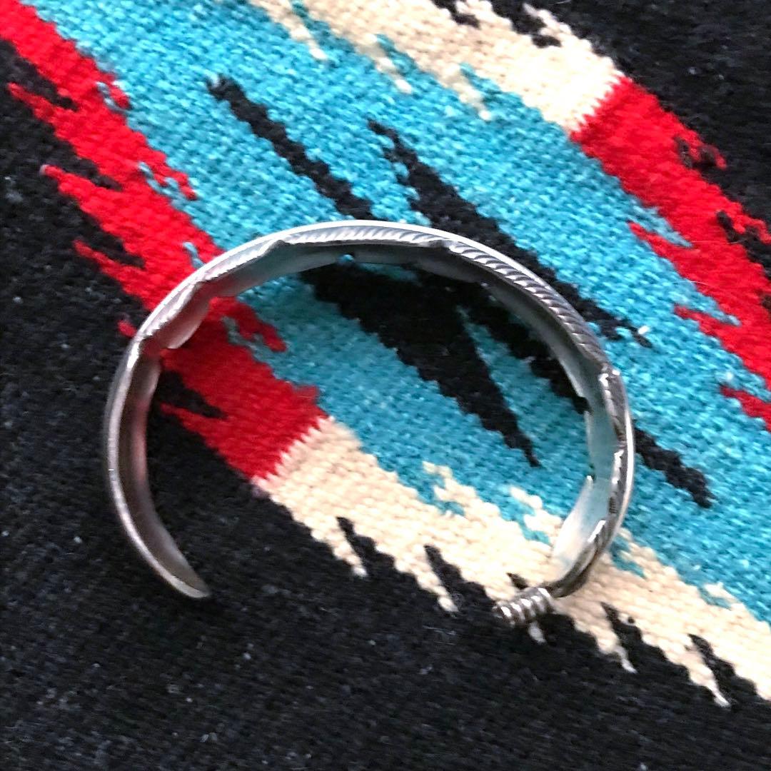 Indian Jewelryハーヴィーメイス　　　フェザー　シルバーバングル　②