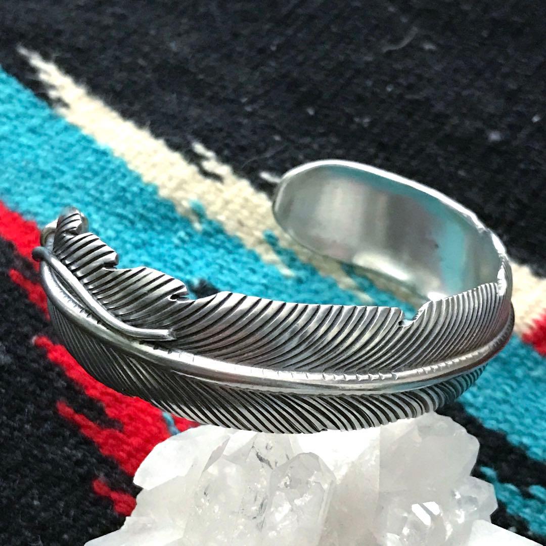 Indian Jewelryハーヴィーメイス　　　フェザー　シルバーバングル　②