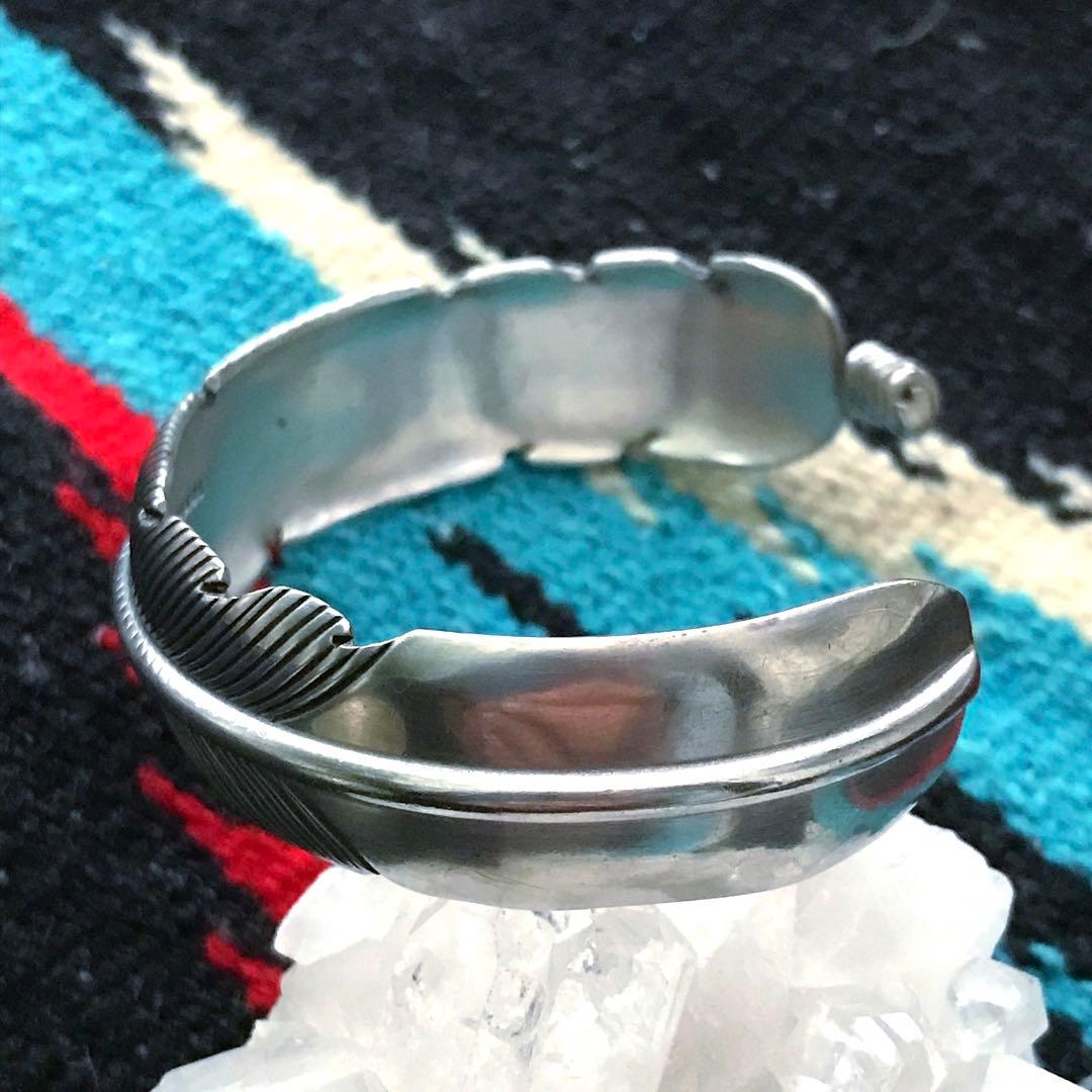 Indian Jewelryハーヴィーメイス　　　フェザー　シルバーバングル　②