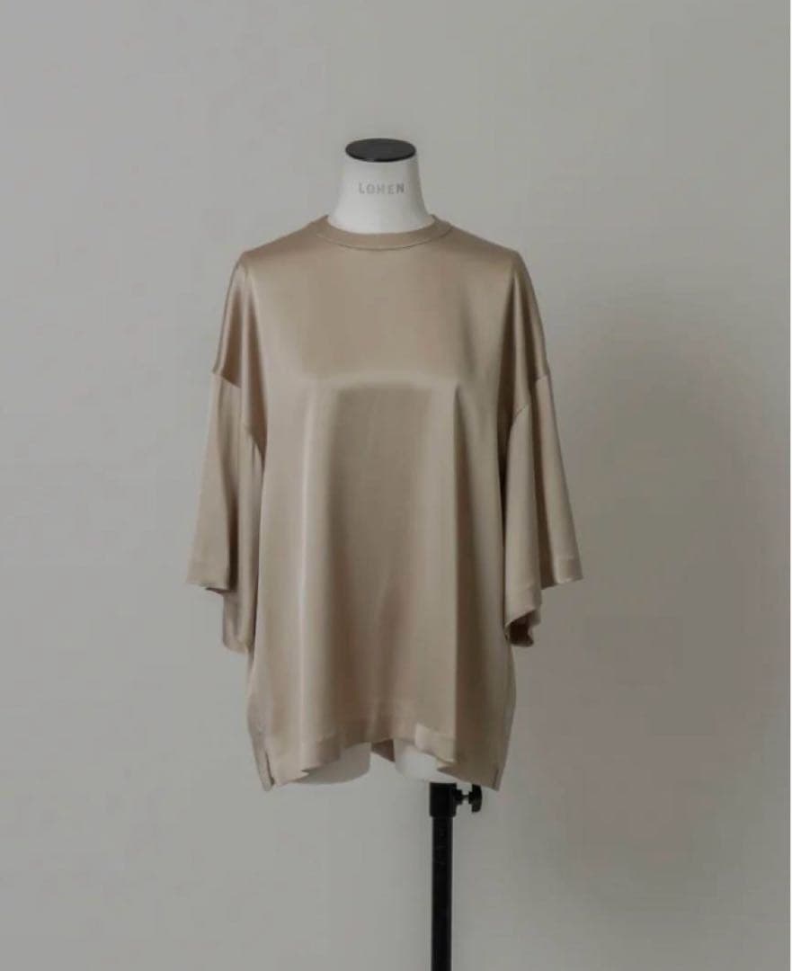 【LOHEN】ベビーサテンTシャツブラウス ベージュ