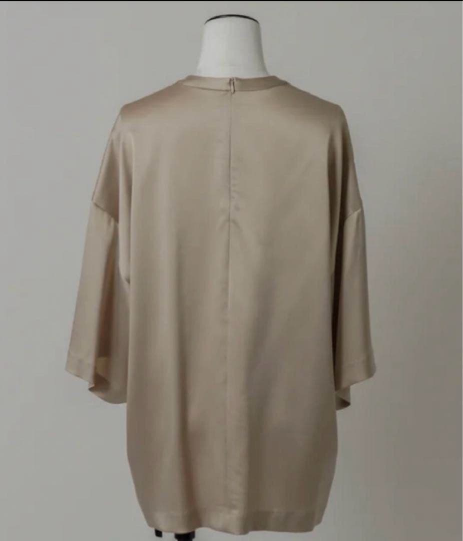 【LOHEN】ベビーサテンTシャツブラウス ベージュ