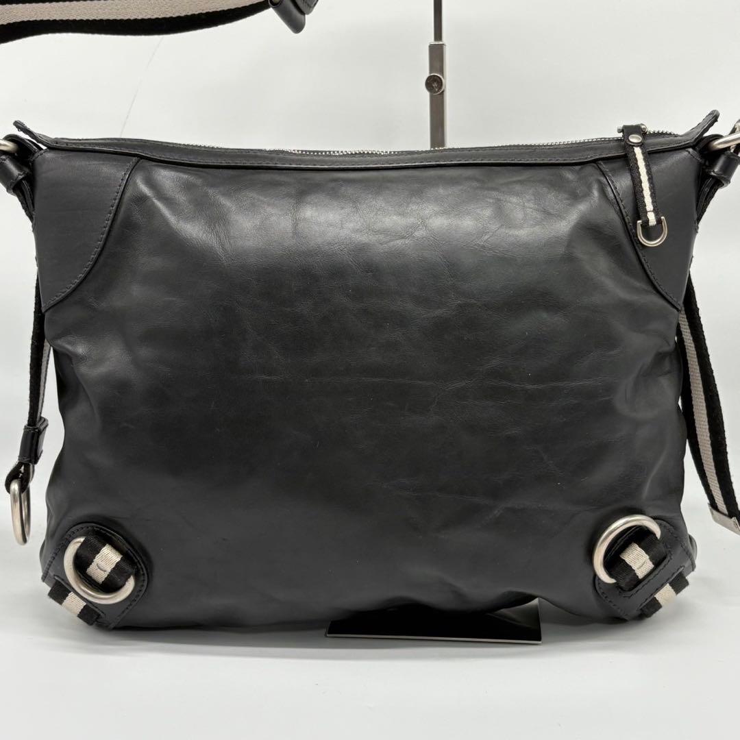 美品 BALLY メッセンジャーバッグ A4 PC収納可能 トレスポ 斜めがけ