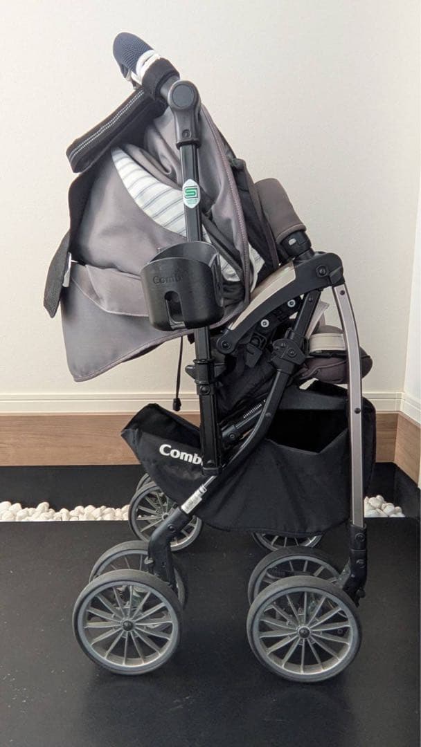 コンビ　アンブレッタ　4キャス　エッグショック