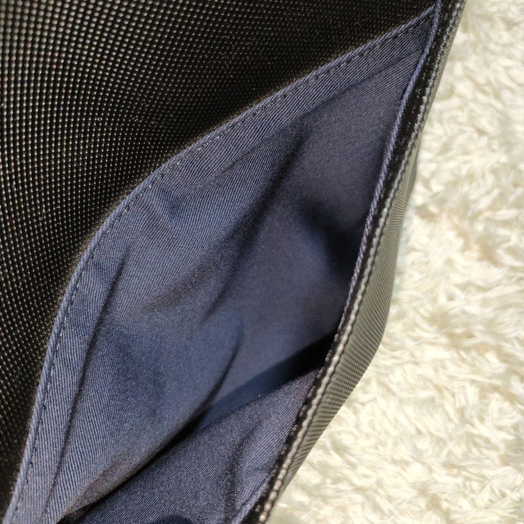 LACOSTE ラコステ メンズクラシック スリムフラップサッチェルバッグ 黒