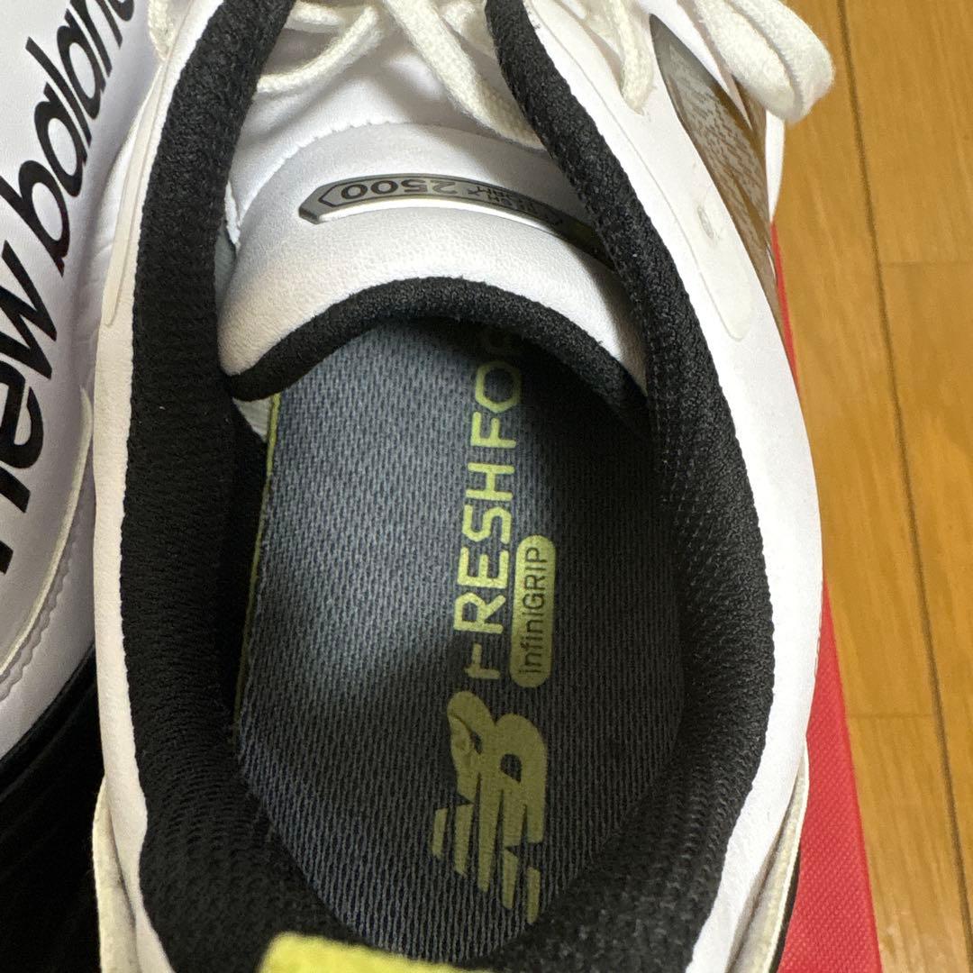 シューズ(男性用) New Balance UG2500 WHITE/BLACK(B4)